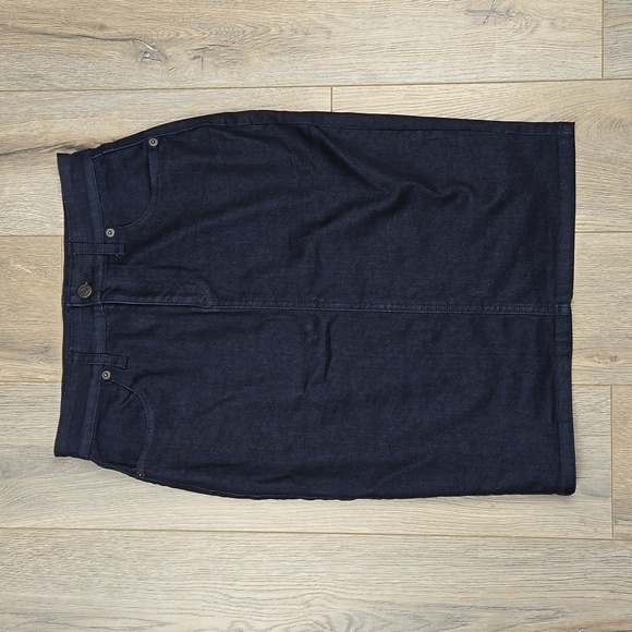 Banana Republic Factory dark wash stretch denim jean pencil skirt, size 0 - Picture 1 of 10